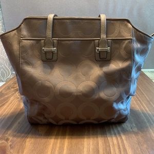 Coach - Well Loved - Large Shoulder Bag